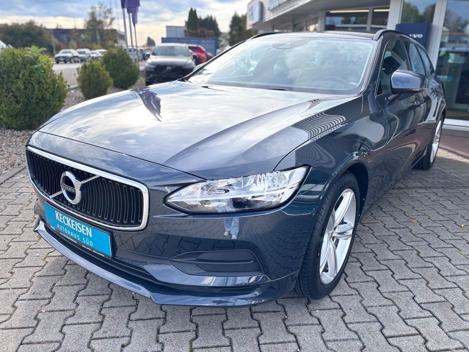 Volvo V90 - 1