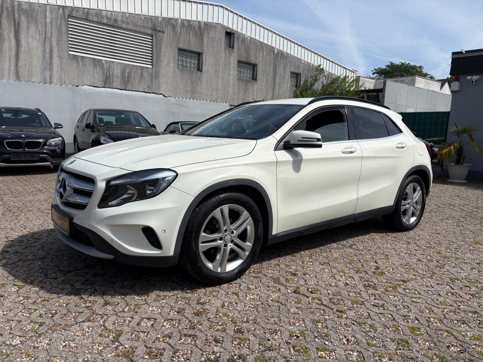 Mercedes-Benz GLA 220 CDI / d STYLE AUTOMATIK NAVI KAMERA PDC