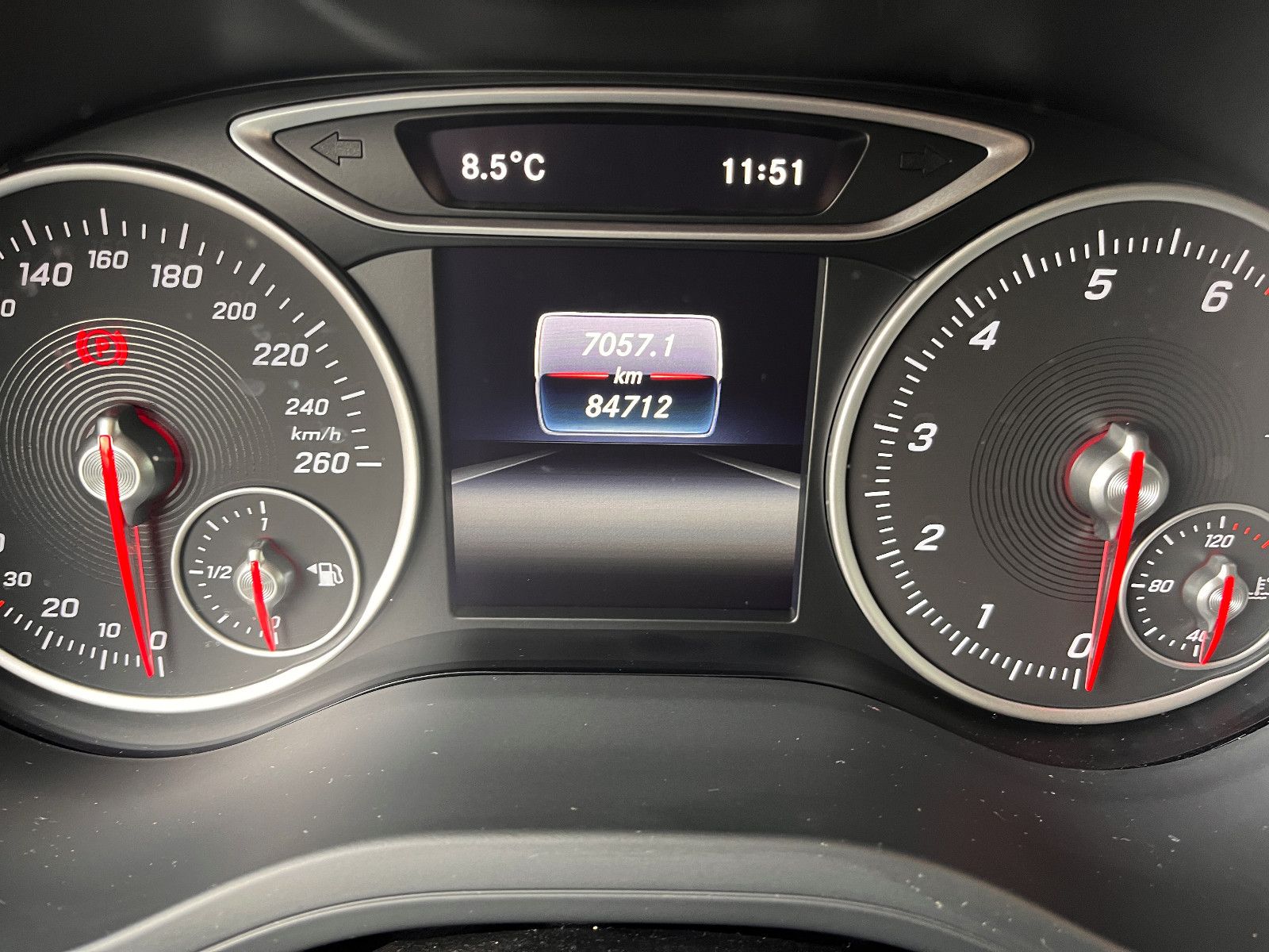 Fahrzeugabbildung Mercedes-Benz B 200 Urban