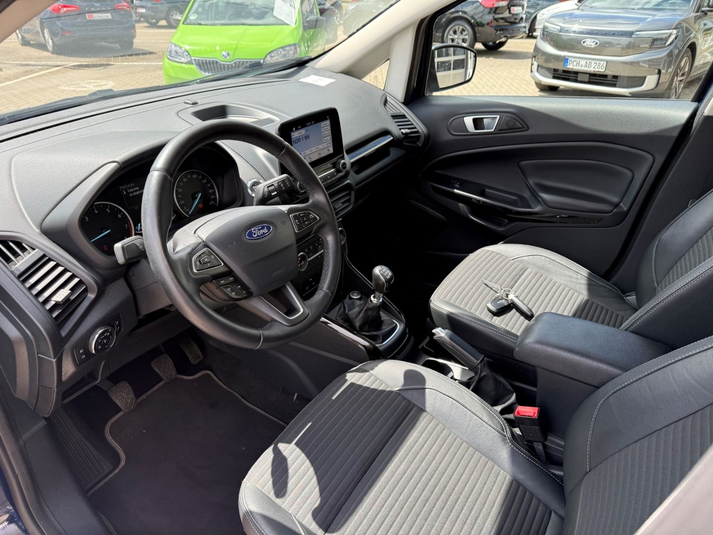 Fahrzeugabbildung Ford EcoSport Titanium 1.0 EcoBoost Navi WiPa CarPlay