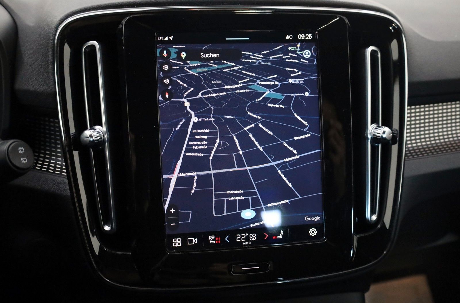 Fahrzeugabbildung Volvo XC40 Plus Recharge AWD,Navi,Kamera,SH,ACC