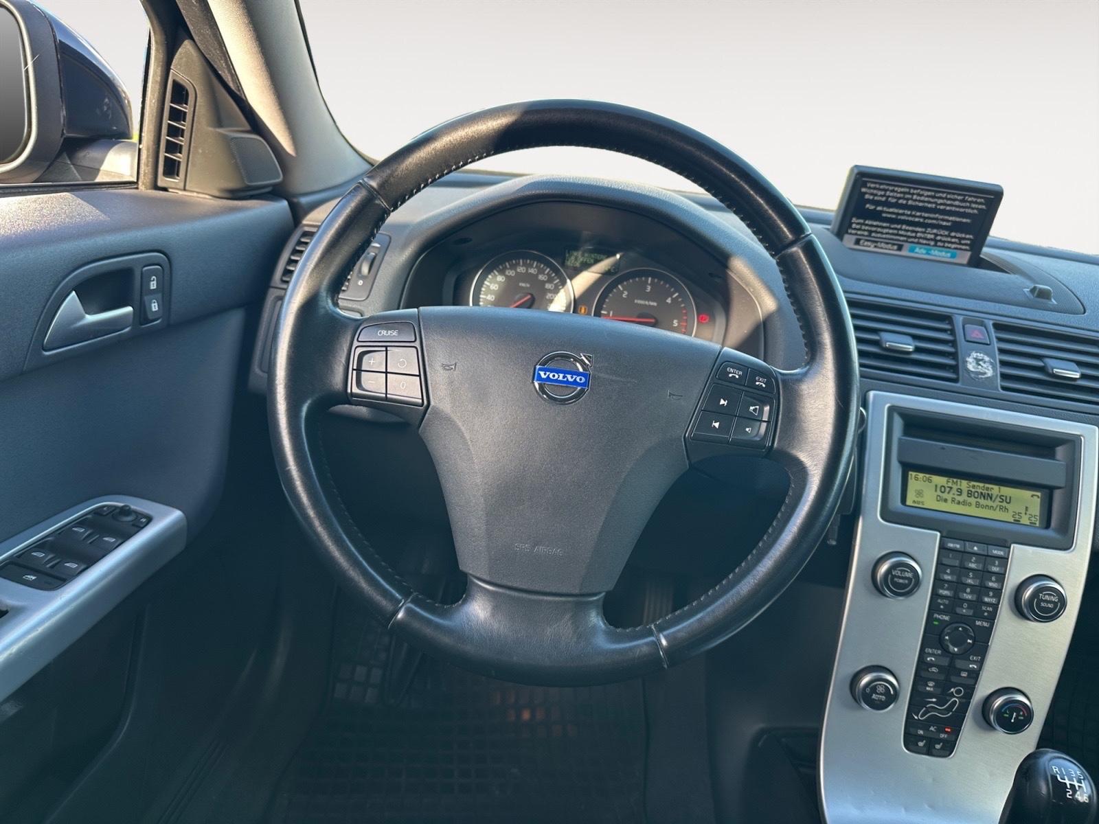Volvo V50 2012 — photo 11