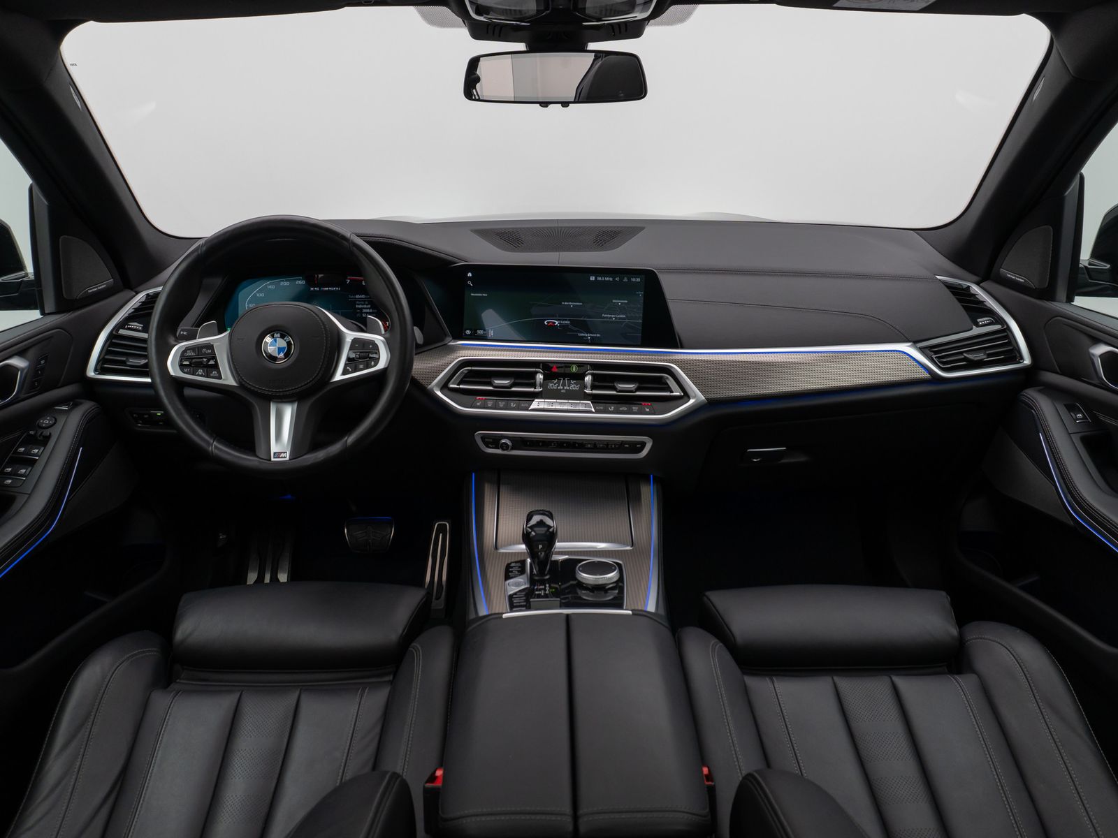 Fahrzeugabbildung BMW X5 M50i Panorama 360° DAB H/K AHK Komfort 22Zoll