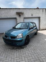 Renault Clio 1.2 16V - Renault Clio aus 2004: 1.2