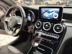 Fahrzeugabbildung Mercedes-Benz C 63 AMG (LED/NAVI/20-ZOLL/CARBON/ 1'HND 13 TKM!