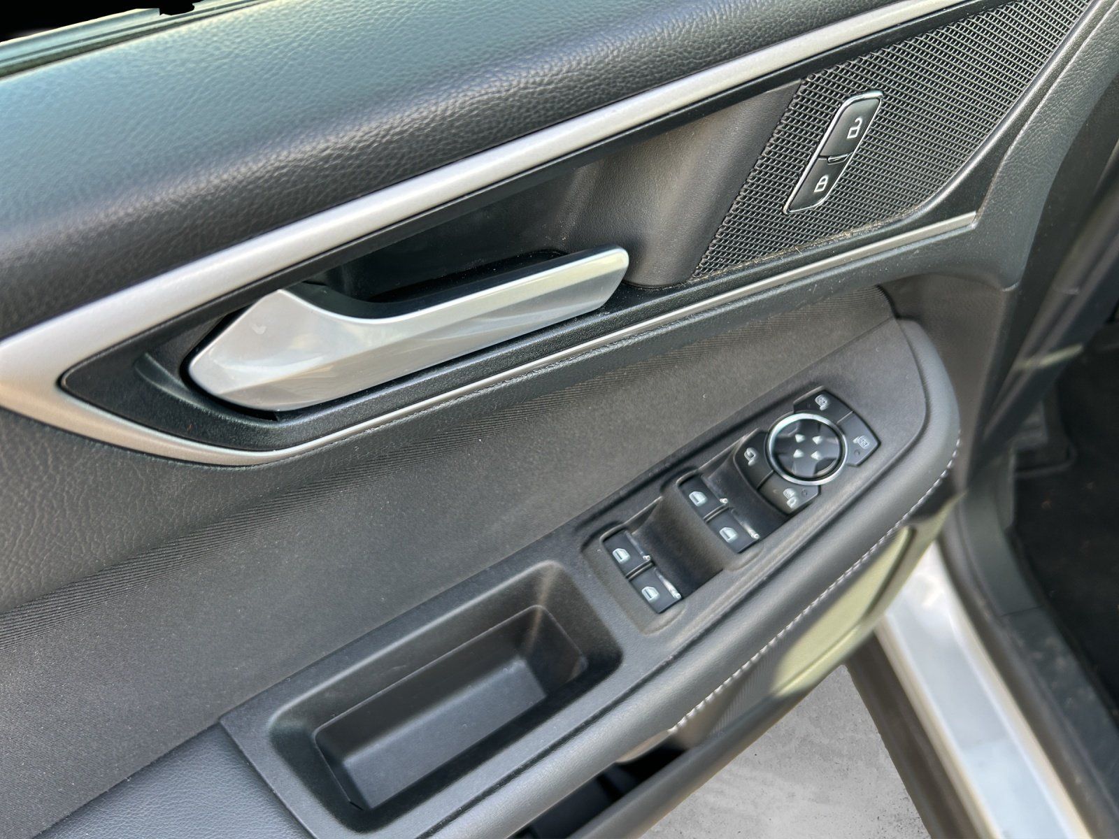 Fahrzeugabbildung Ford S-Max 2.0 EcoBlue Trend Start/Stopp  (EURO 6d)