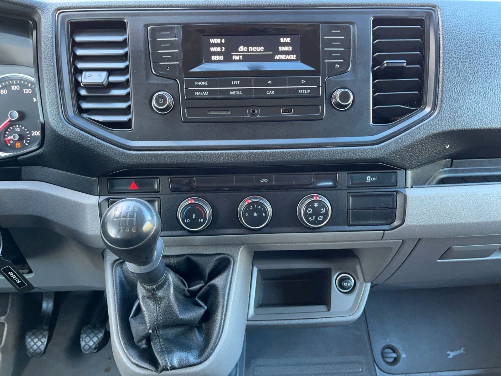 Fahrzeugabbildung Volkswagen Crafter Pritsche Pritsche DOKA lang L3 RWD