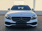Mercedes-Benz E 220d T-Modell -Ass.Paket-Pano-Ambiente-Navi- - Mercedes Gebrauchtwagen