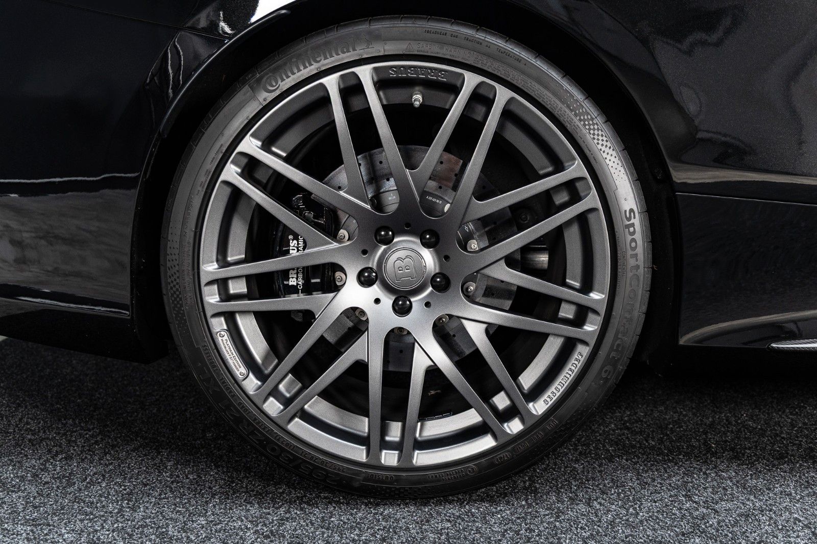 Fahrzeugabbildung Mercedes-Benz BRABUS 850 Coupé C217 + 850 PS + 15.255 km
