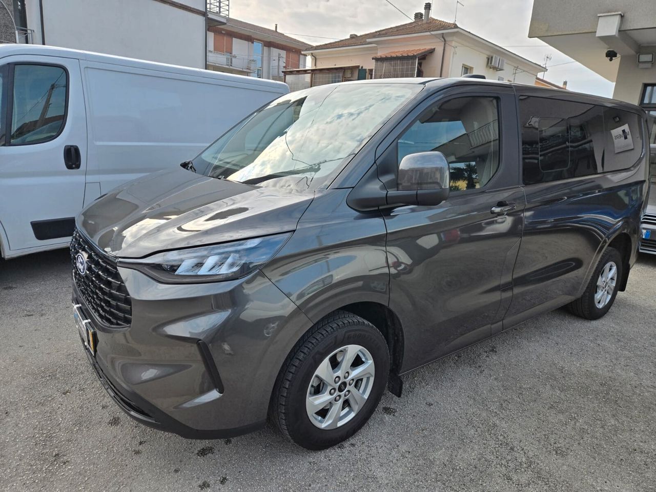 Ford FORD TOURNEO CUSTOM TREND SEMI NUOVO 2.0 136 cv  imagem 3