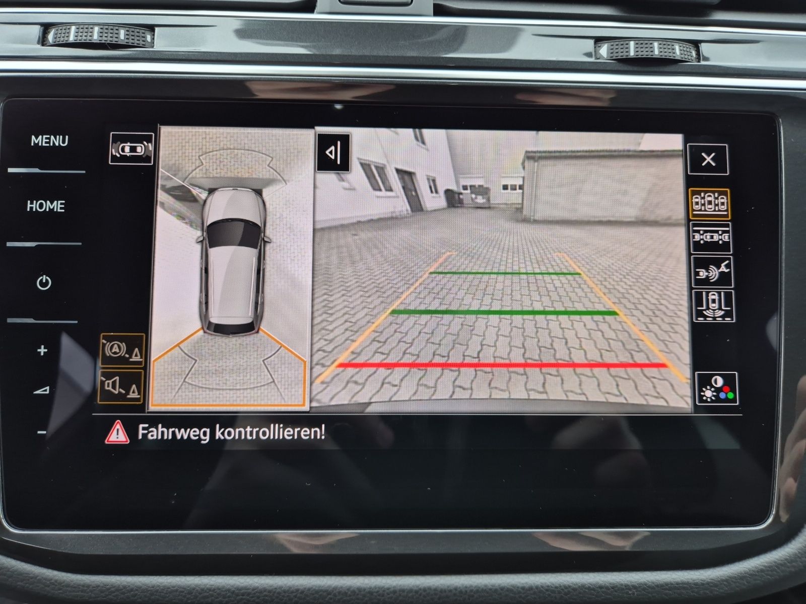 Fahrzeugabbildung Volkswagen Tiguan TDI R-Line DSG 4M Matrix STHZ AHK ACC Nav