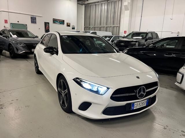 MERCEDES-BENZ MERCEDES-BENZ A 180 d Automatic Sport + Pack Luc