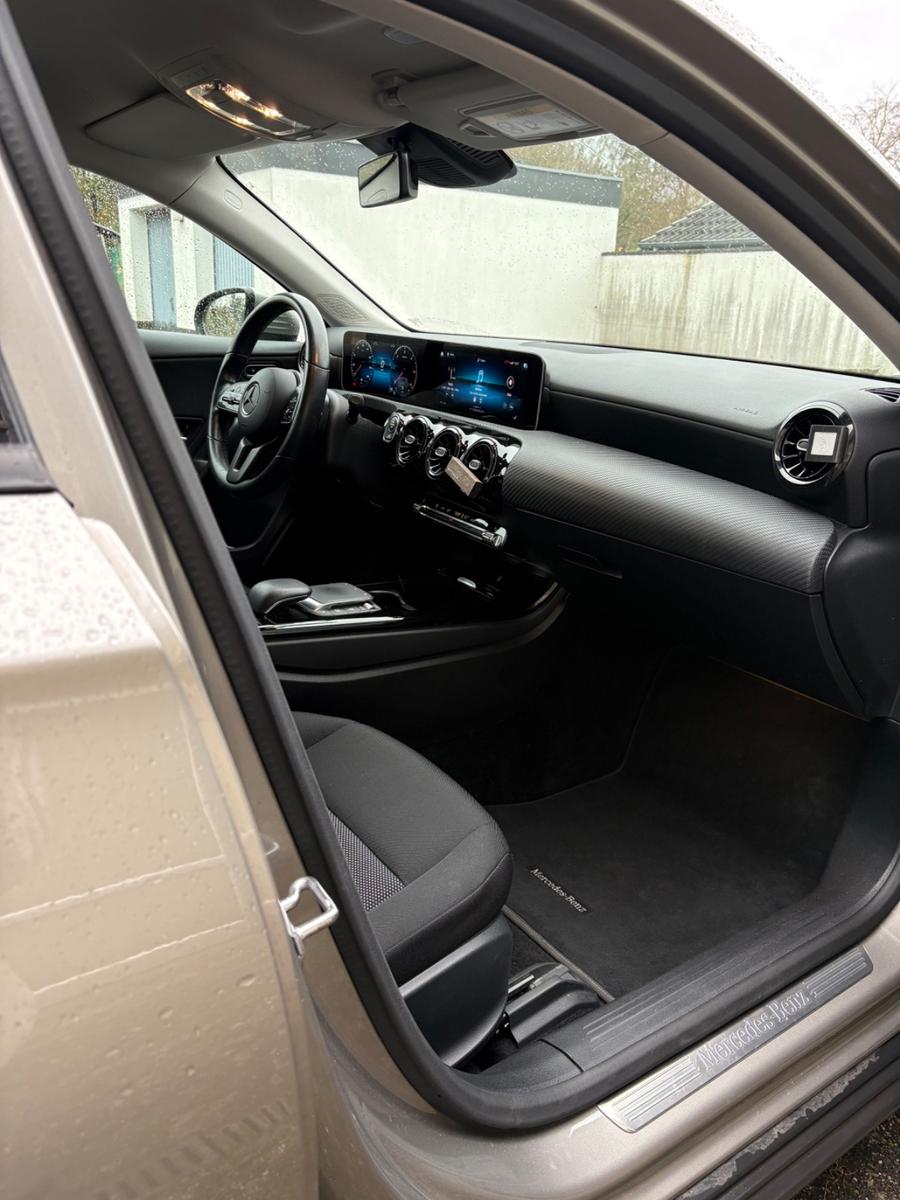 Mercedes-Benz 180 DCT Automatik, Garantie, Apple CarPlay, etc, миниатюра 5