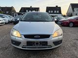 Ford Focus Lim. Titanium*TUV NEU*KLIMA** - Ford Focus mit Benzin-Antrieb: Kleinwagen, Automatik