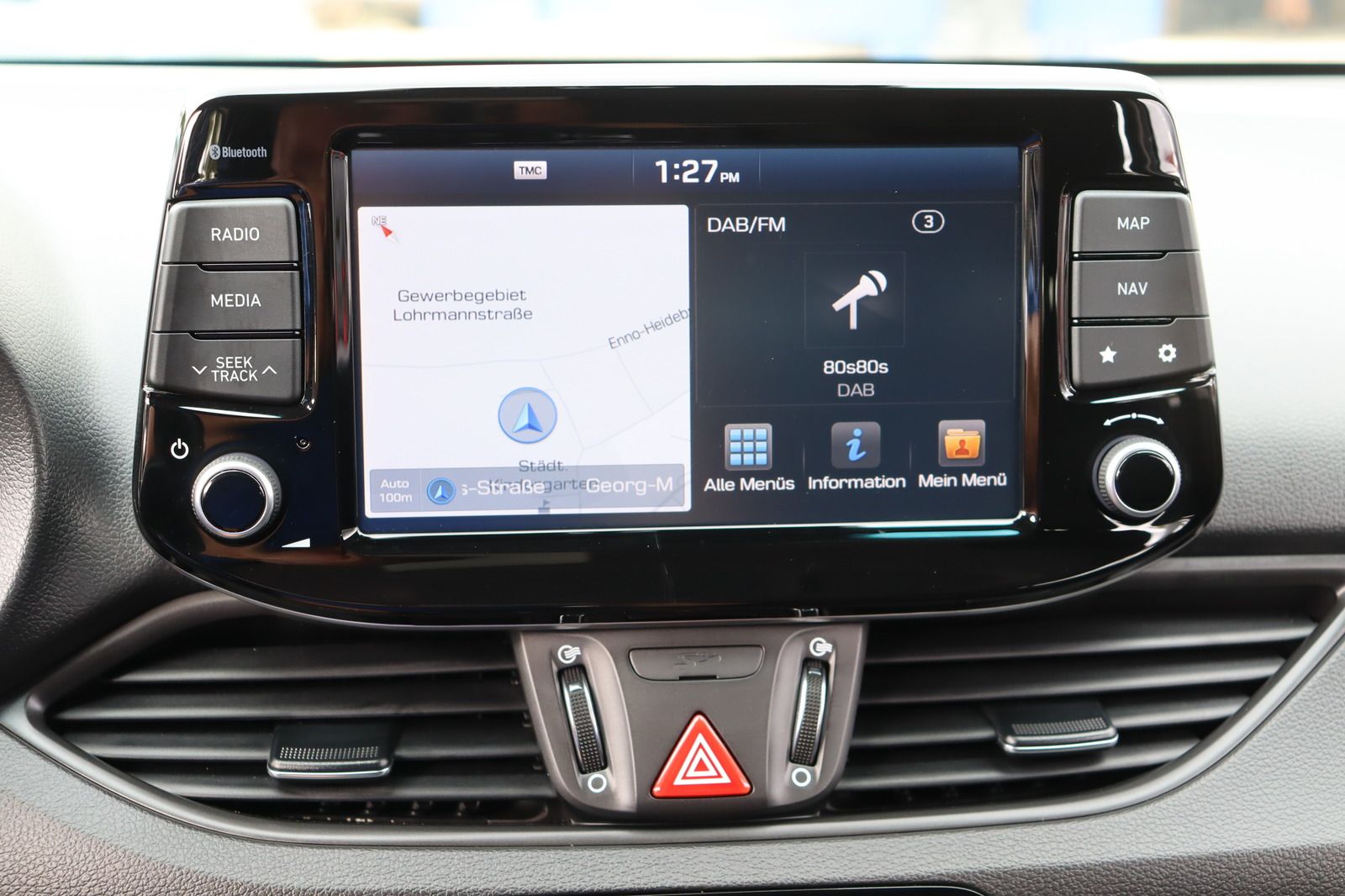 Fahrzeugabbildung Hyundai i30 T- GDi CW Family + * LED * Navi * DAB+ *