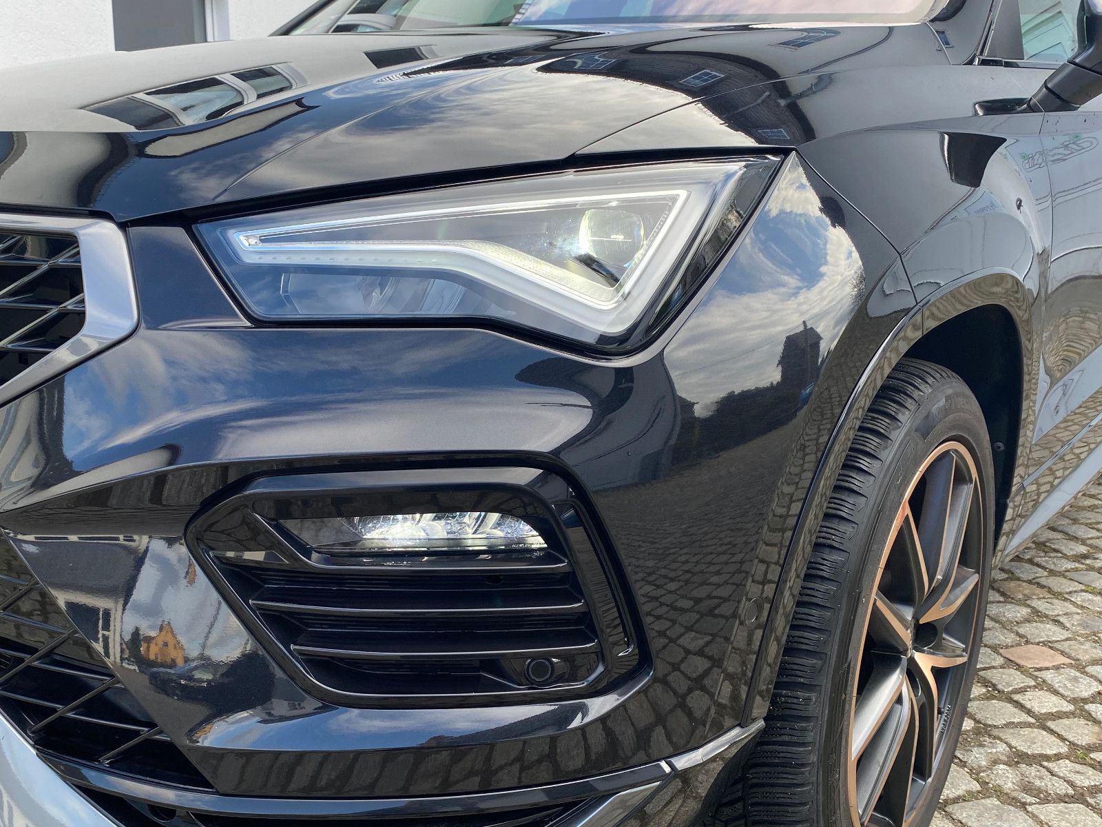 Fahrzeugabbildung CUPRA Ateca 2,0 TSI DSG VZ 4Drive *NAVI *AHZV *Winterp