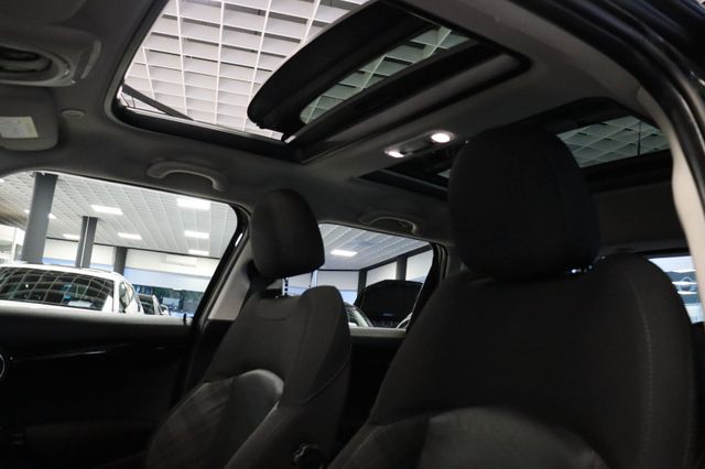 Fahrzeugabbildung MINI Mini Cooper 5-trg.|PANO|LED-RING|PDC|CHILI|BT