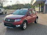 Dacia Sandero II Stepway Prestige NAVI/PDC/AHK/2HAND - Dacia Gebrauchtwagen von 2013