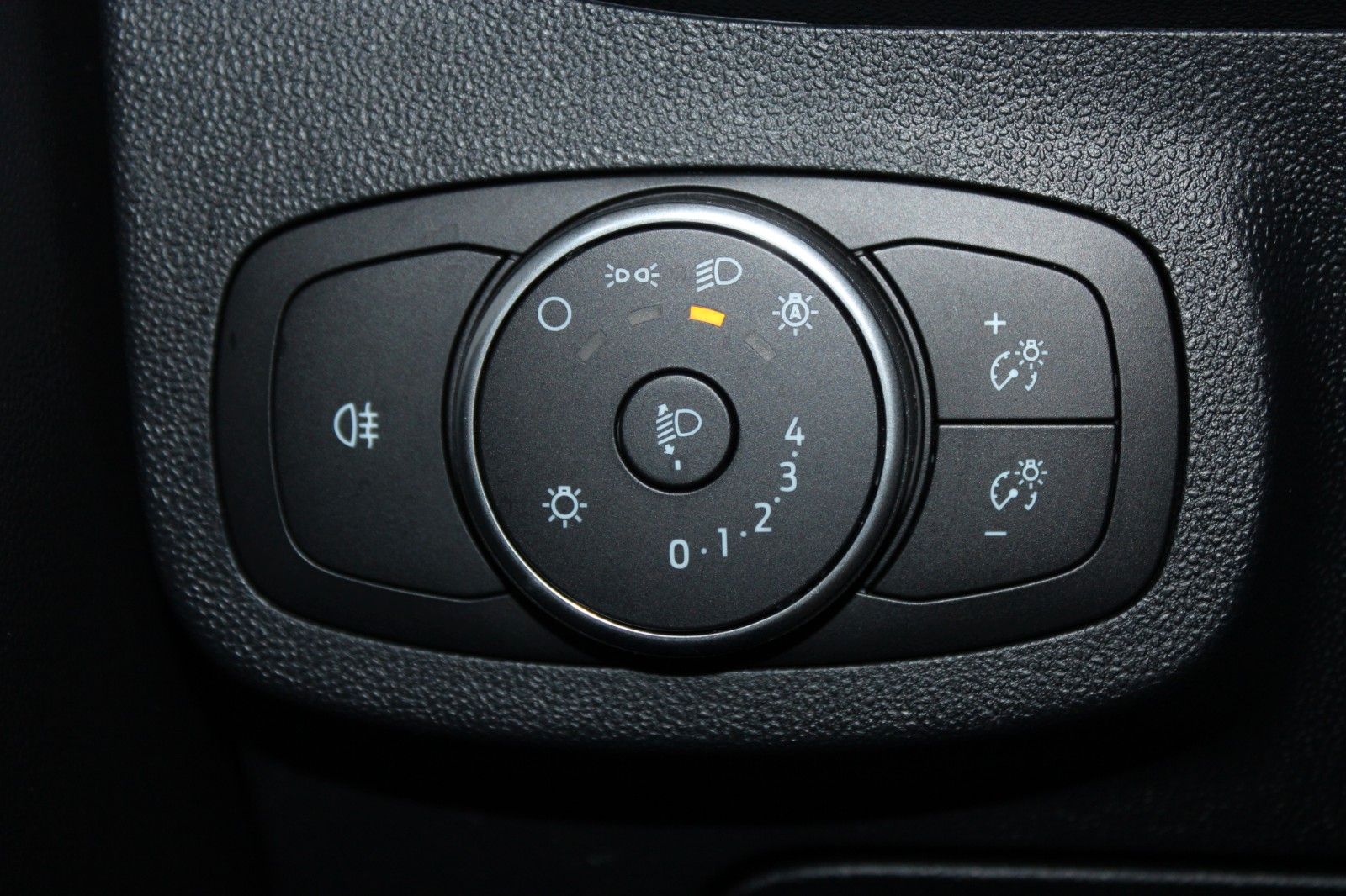 Fahrzeugabbildung Ford Fiesta 1,5 TDCi Cool & Connect 5-trg NAVI LED
