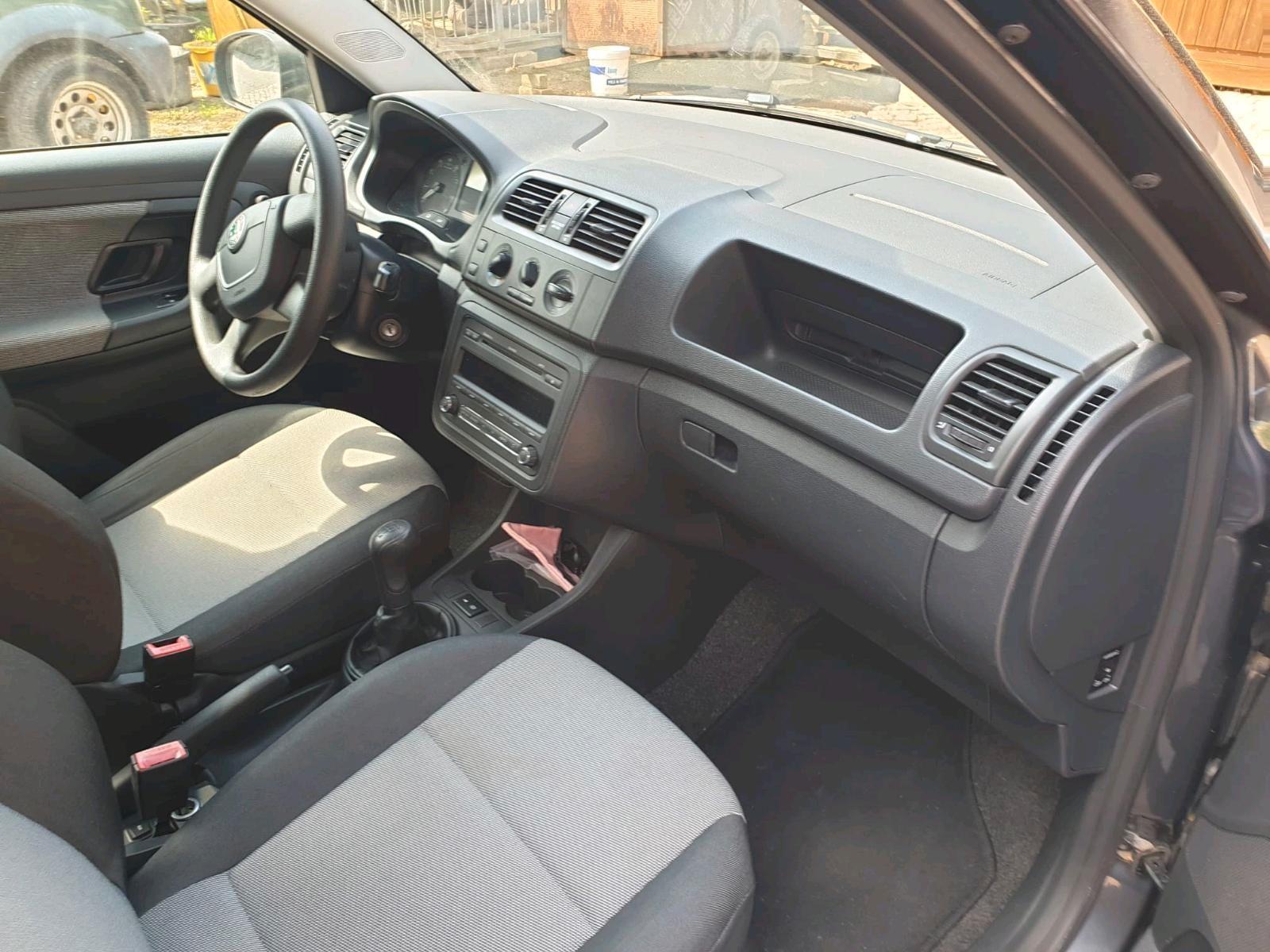 Skoda Fabia 2011 — photo 8