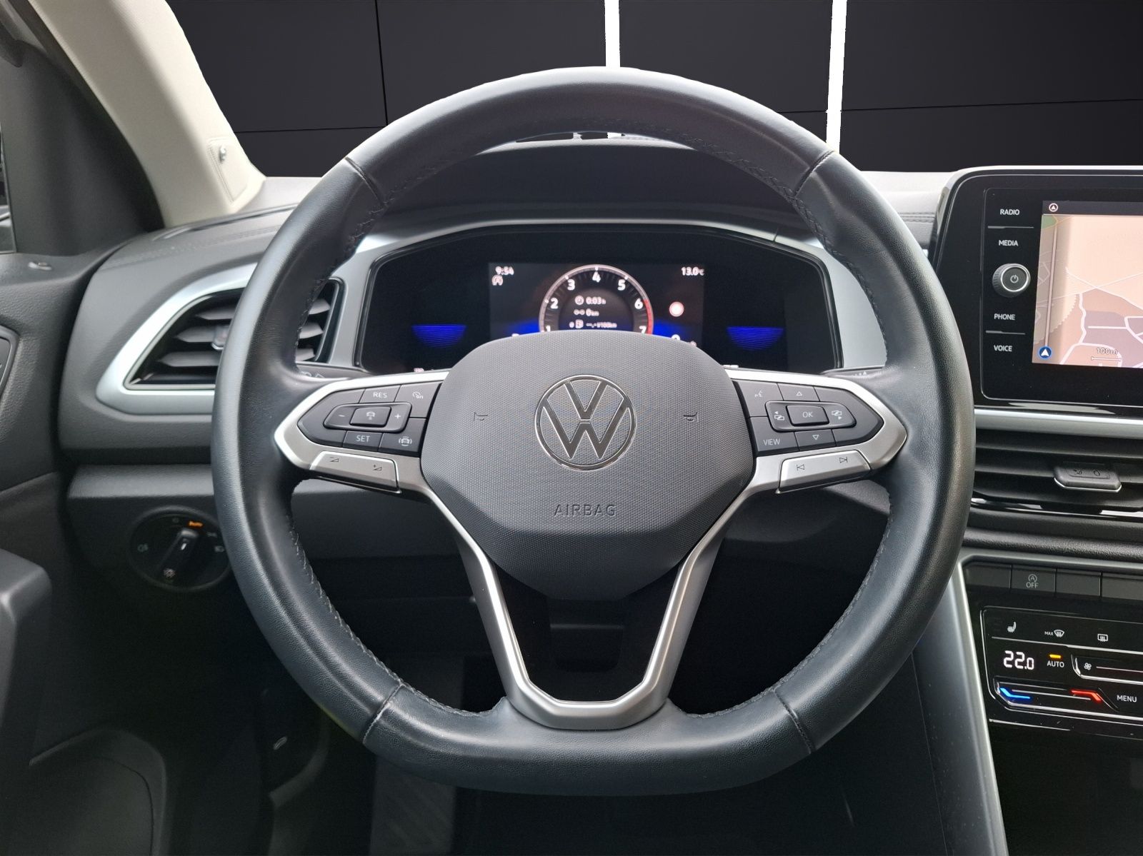 Fahrzeugabbildung Volkswagen T-Roc TSI Life  DSG LED Navi AID ACC RFK SH