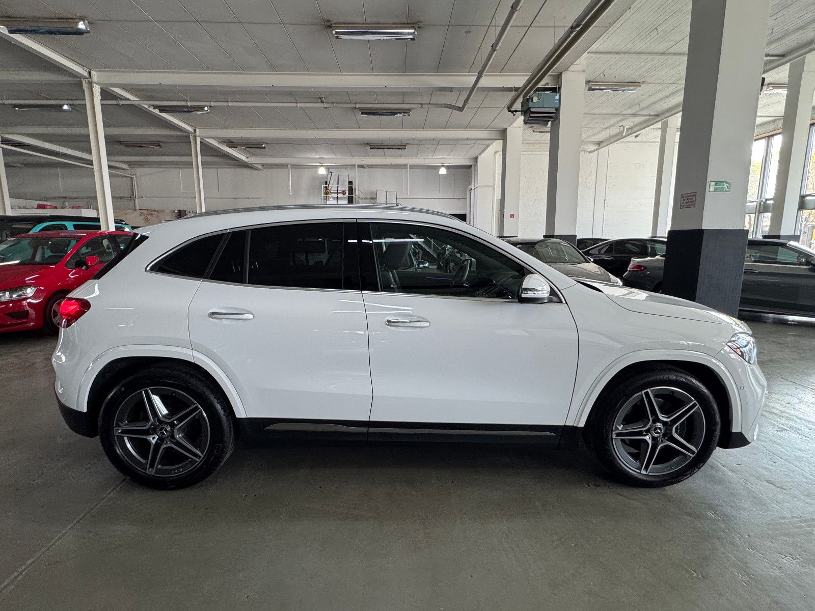 Fahrzeugabbildung Mercedes-Benz GLA 200 d 8GT AMG LINE PLUS MBUX DISTRONIC 19ALU
