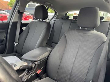 BMW 116d Advantage NaviLED