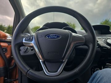 Bild 14 Ford Fiesta Titanium 1.0 Navi Klimaautom Ambientebele