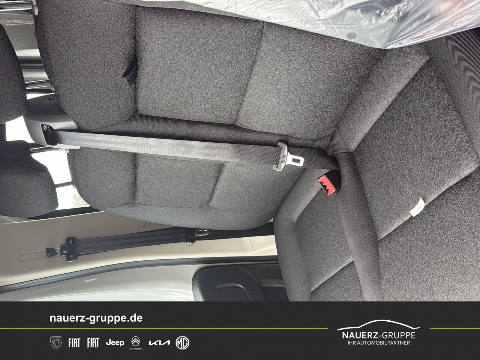 Fahrzeugabbildung Peugeot Boxer Pritsche/Kipper Doppelk. 335 L3 BlueHDi 14