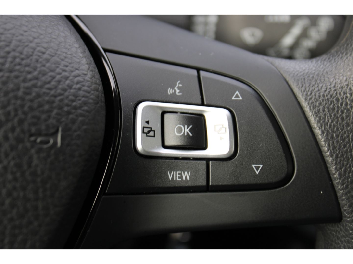 Fahrzeugabbildung Volkswagen Polo VI Comfortline Navi TWA GRA PDC Radio/CD 8