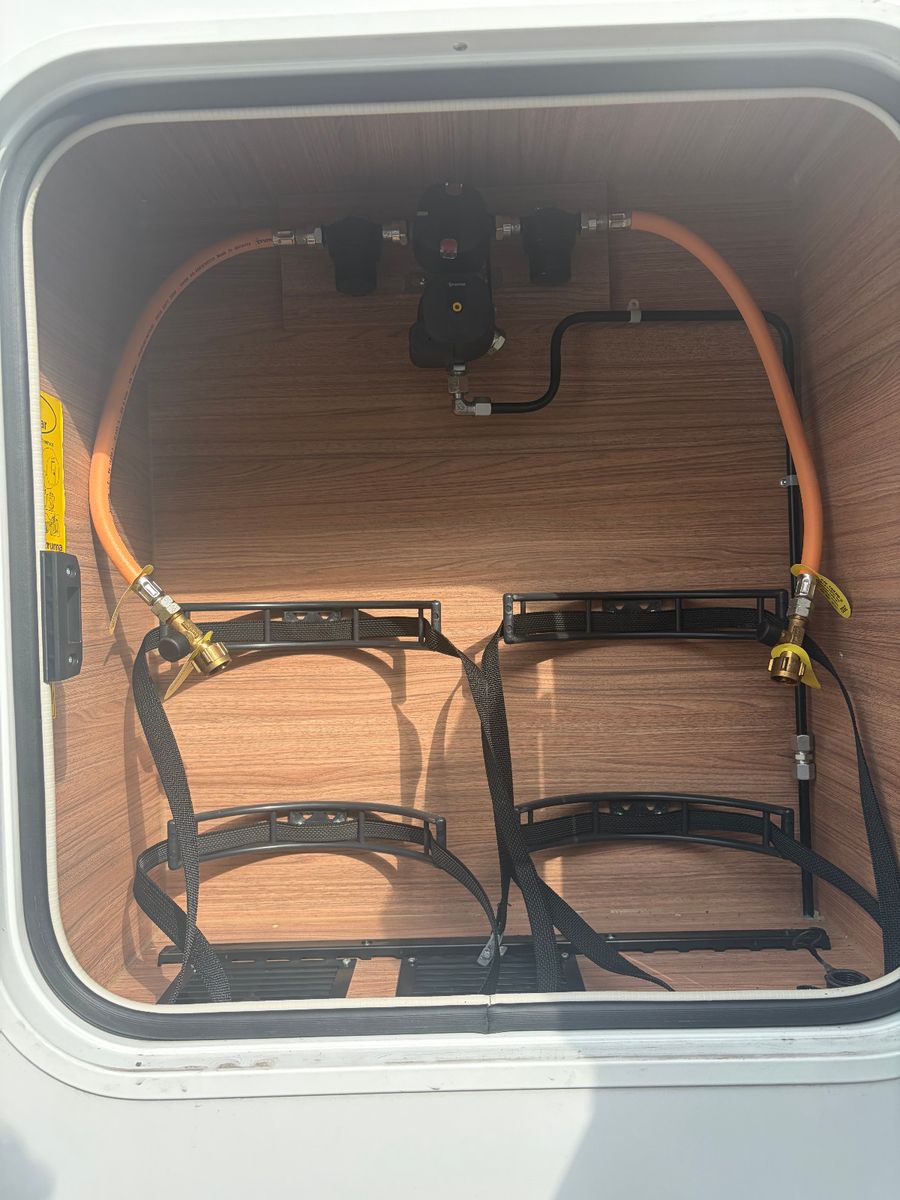 Fahrzeugabbildung Weinsberg CaraCompact Suite MB 640 MEG