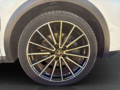 Fahrzeugabbildung DS Automobiles DS 7 Crossback 1.6 E-Tense 300 Performance Line