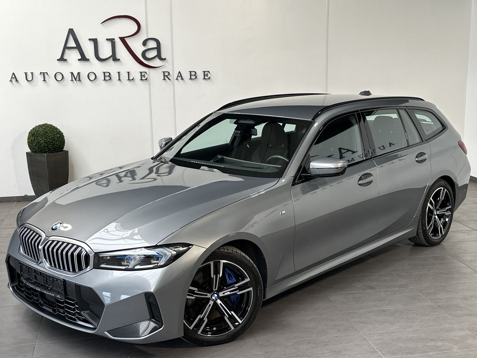 Fahrzeugabbildung BMW 320d Touring M-Sport NAV+LED+ACC+KAMERA+HUD+360°