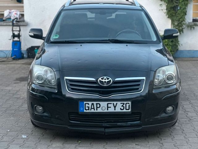 Toyota Avensis Kombi 1.8 Team