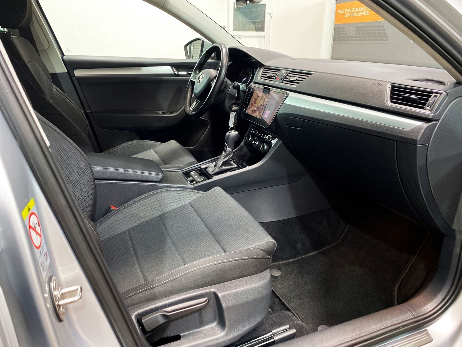 Fahrzeugabbildung SKODA Superb Ambition 4x4 DSG#ACC#Spur#Navi#Alu#PDC#Ak