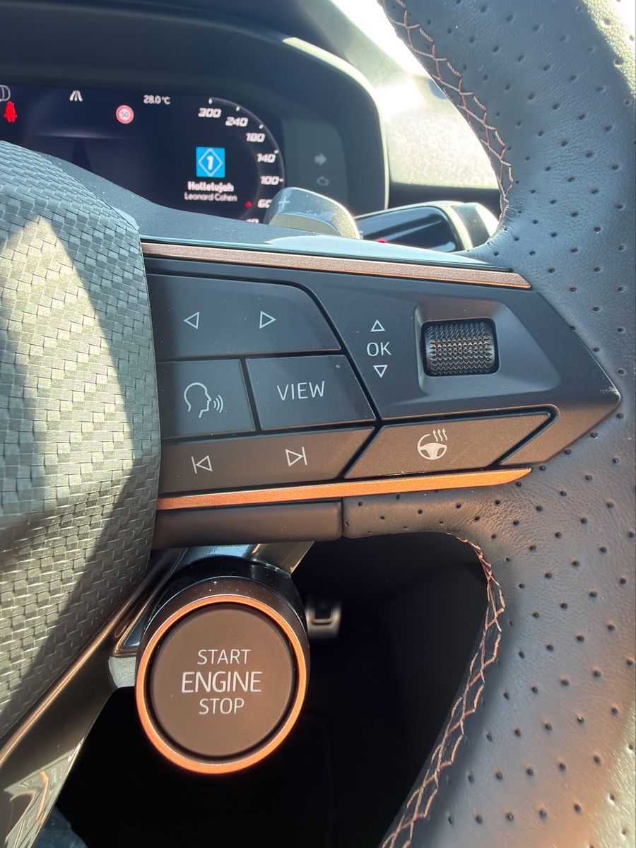 Иллюстрация автомобиля CUPRA Terramar 1.5 eTSIEDGE 360°SENN*19 "MEMORY*LED