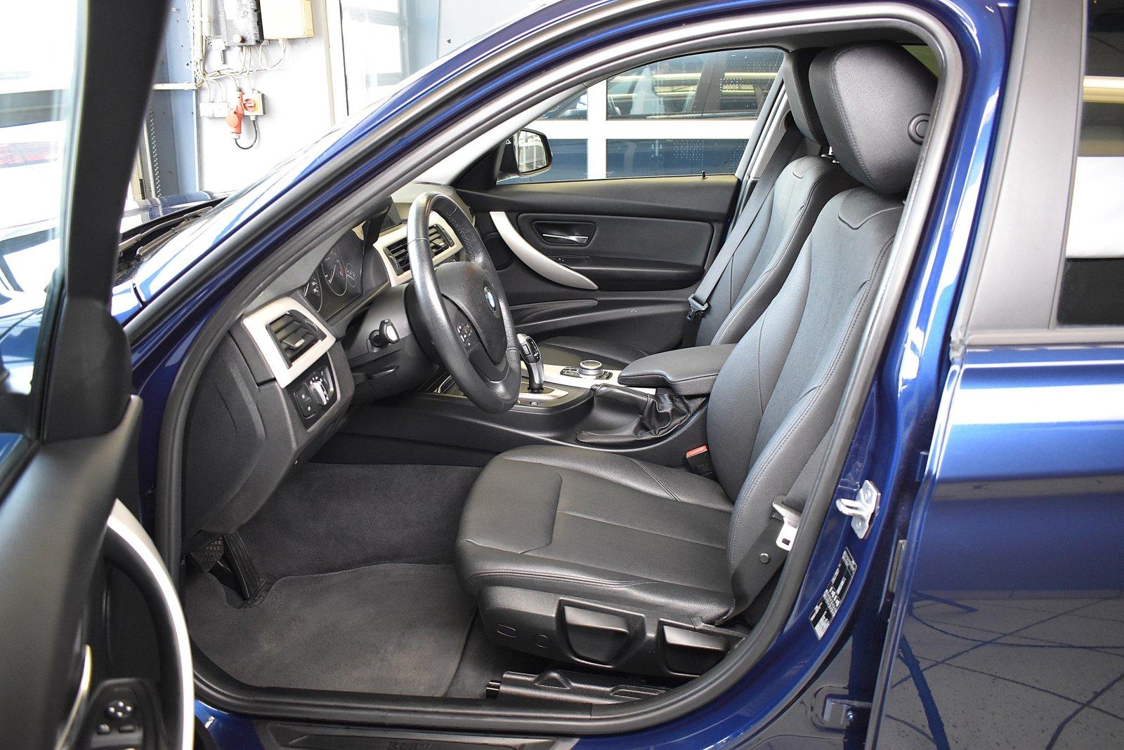 BMW 318d Advantage Steptronic *LED*Navi*Leder*AHK