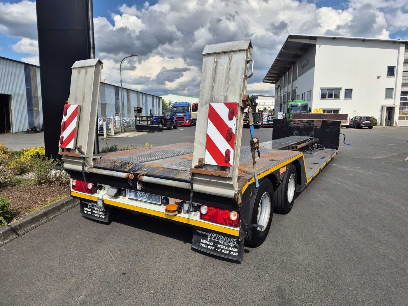 Fahrzeugabbildung LinTrailers S2A 14 LSDN Teleskopierbar BPW-Achsen 57.000km