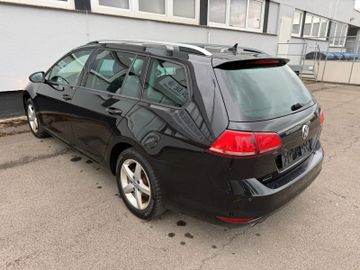 Volkswagen Golf - 6
