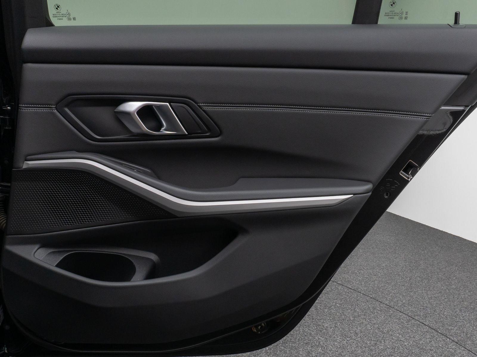 Fahrzeugabbildung BMW 320d xD ACC HUD Kamera DAB Sportsitze Teilleder