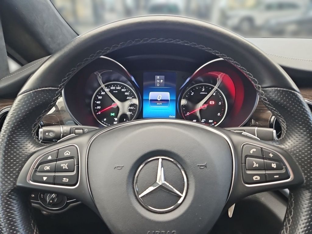 Fahrzeugabbildung Mercedes-Benz V 300 EXCLUSIVE ED lang 4x4 AMG AIRMATIC 6x SHZ