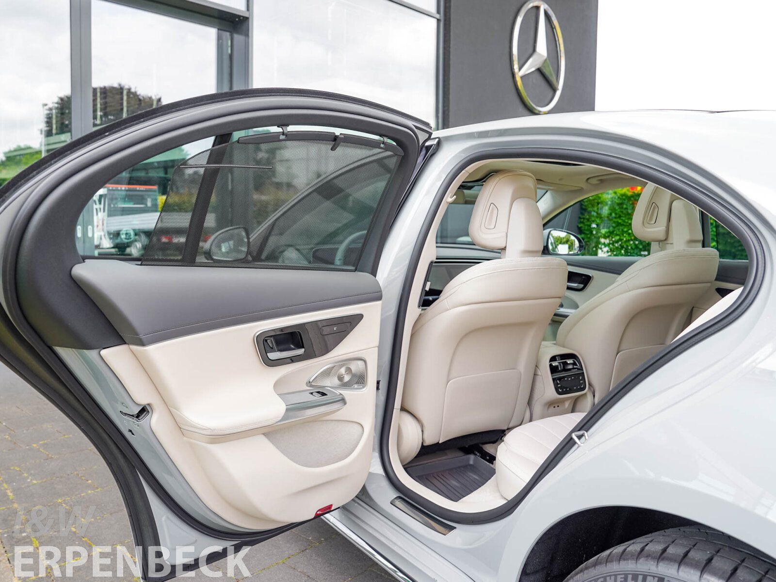 Fahrzeugabbildung Mercedes-Benz E 450 d Exclusive Premium Plus 4Matic