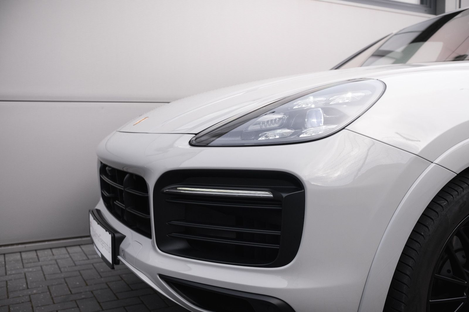 Fahrzeugabbildung Porsche Cayenne GTS-PASM-LED-Inno-360-HUD-BOSE