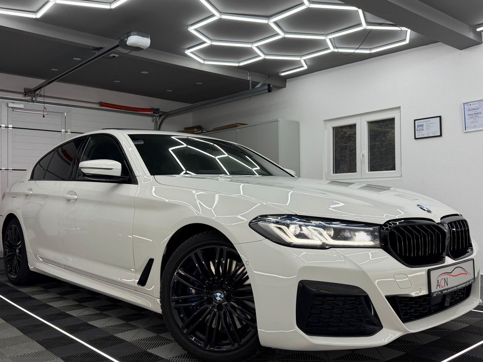 Fahrzeugabbildung BMW 530 d xDrive M SPORT/LASER/HuD/eGSD/FACELIFT