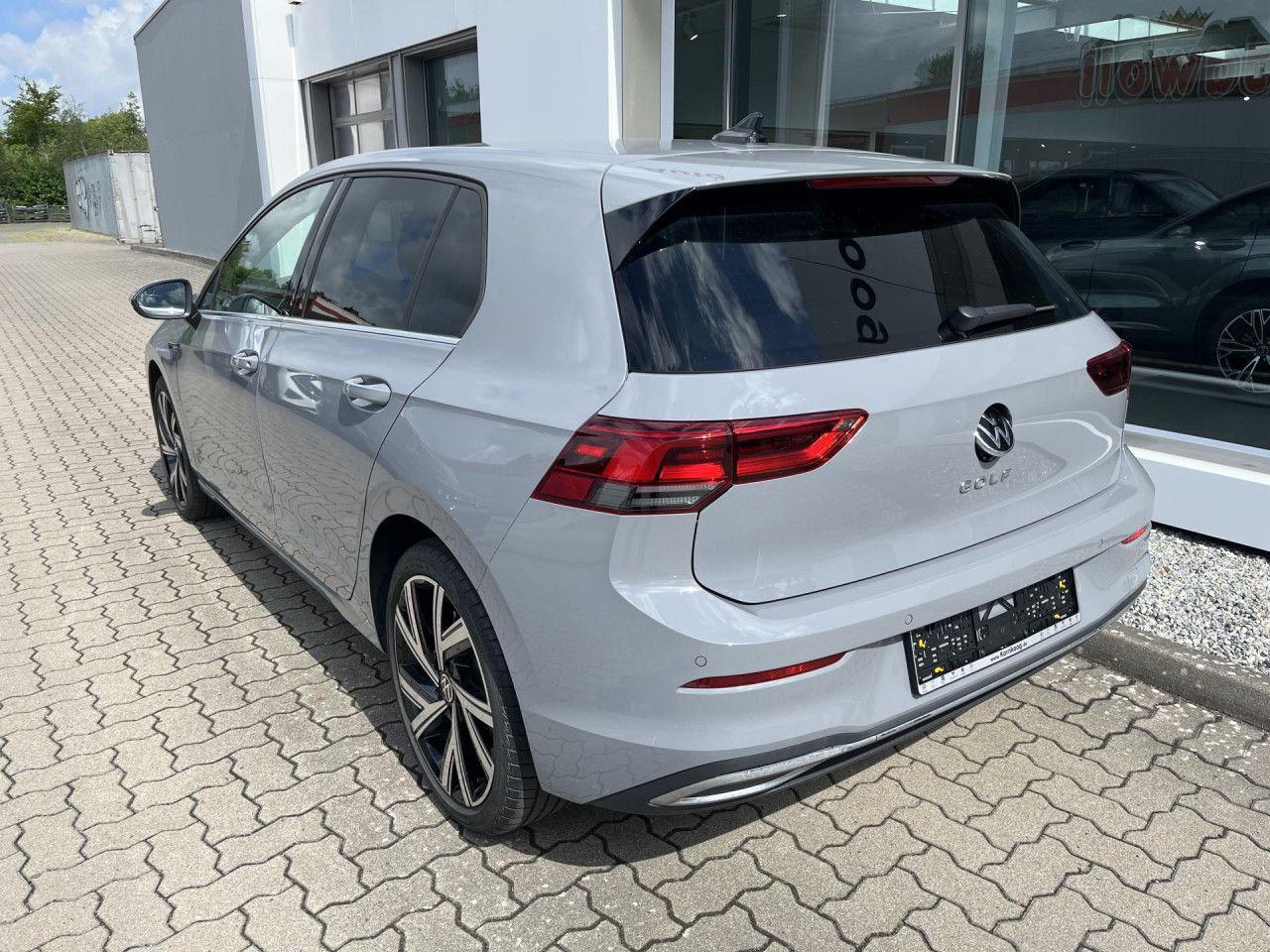 Volkswagen Golf 1.5 TSI Style KAM e-Sitz Navi