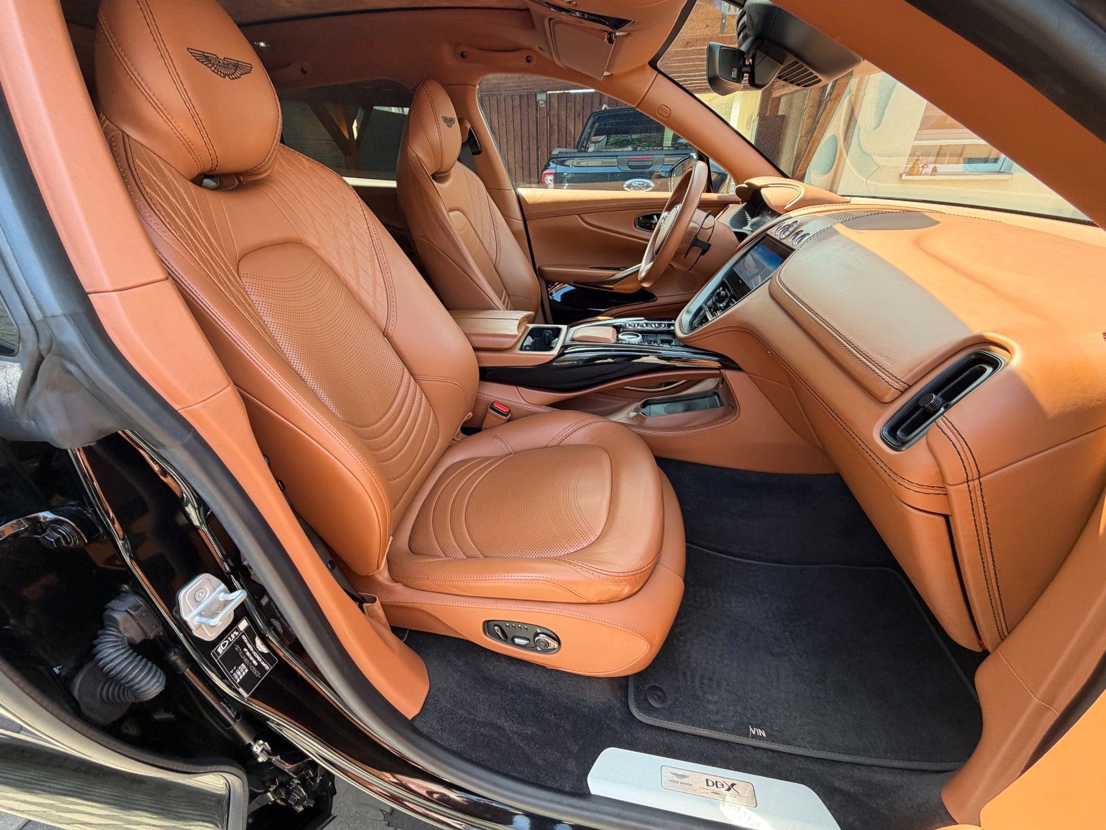Aston Martin ASTON MARTIN DBX 4.0 V8 foto 15