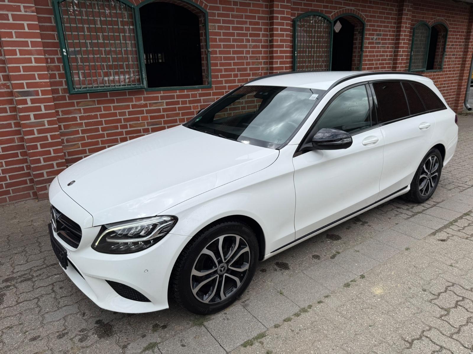 Mercedes-Benz C 220 t d Avantgarde Navi LED Kamera AHK