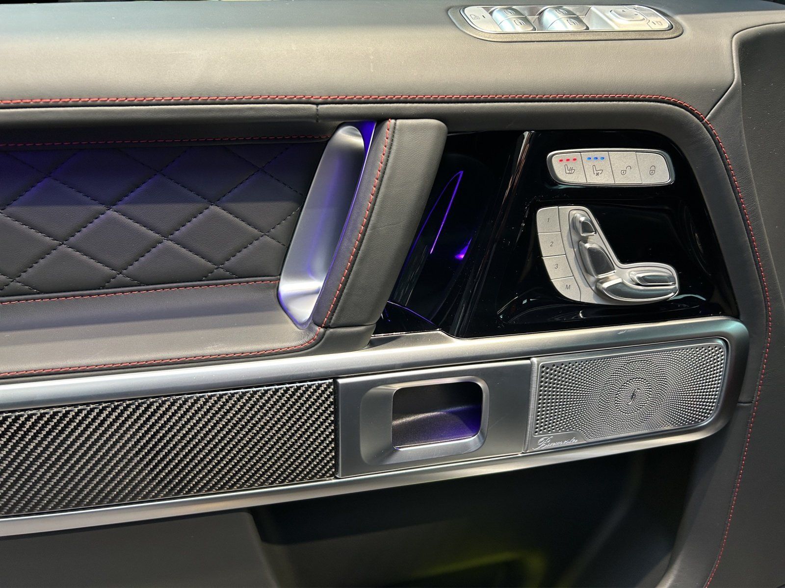 Fahrzeugabbildung Mercedes-Benz G 63 AMG 4x4 VOLL! Carbon NIGHT Superior TV Burm