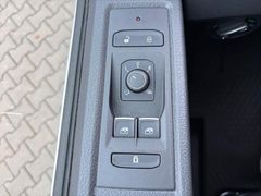Fahrzeugabbildung Volkswagen T6.1 Multivan 2.0 TDI DSG - LED*APP*3xKlima*PDC!