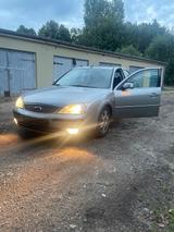 Ford Mondeo 2,0 Ghia, TÜV NEU, VIELE NEUE TEILE - Ford Mondeo aus 2003: Ghia